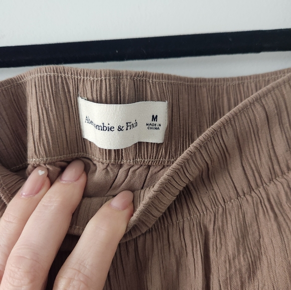 Abercrombie & Fitch Ceinkle High Rise Pants - Picture 6 of 8